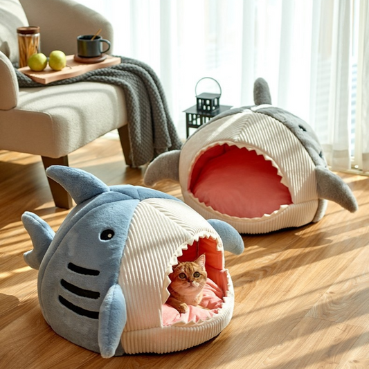 Enclosed Warm Shark Cat Bed